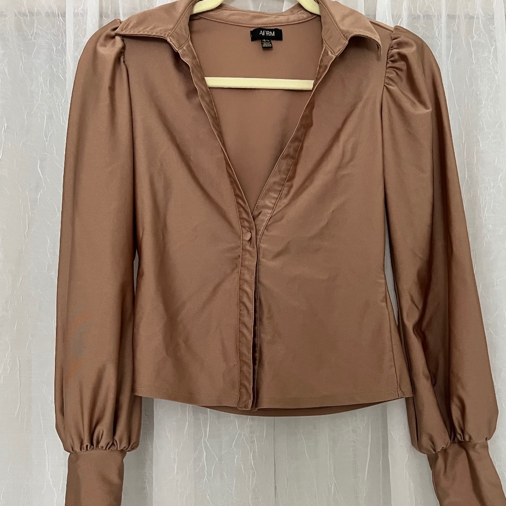 AFRM Top single bottom v-neck long balloon Sleeve, Size XS, Sienna tan color